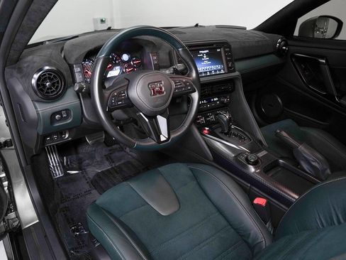 Used 2021 Nissan GT-R Premium AWD/4WD image 29
