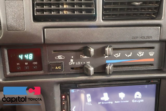 Used 1992 Toyota Pickup Deluxe AWD/4WD image 31