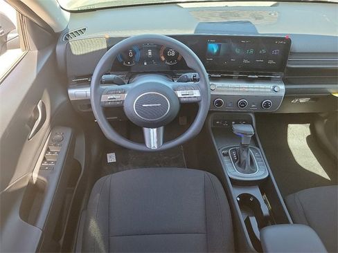 New 2026 Hyundai Kona SE image 7