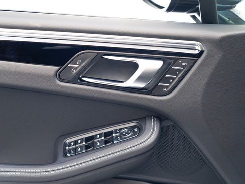 New 2026 Porsche Macan S image 25