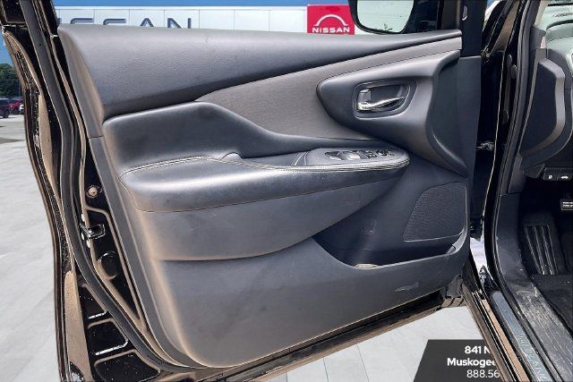 Used 2023 Nissan Murano SV FWD image 19