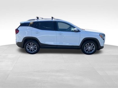 Used 2023 GMC Terrain SLT w/ Tech Package AWD/4WD image 10