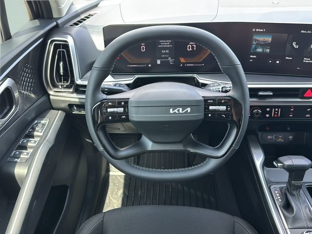 New 2026 Kia Sorento LX FWD image 15