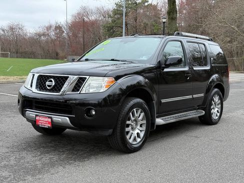 Used 2010 Nissan Pathfinder LE w/ Navigation Pkg image 1