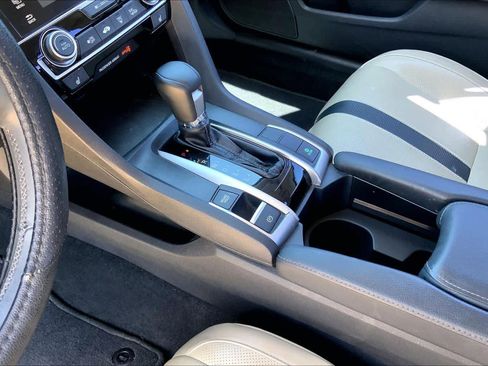 Used 2017 Honda Civic Touring image 17