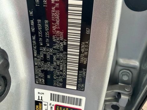 Used 2023 Toyota Highlander L FWD image 22