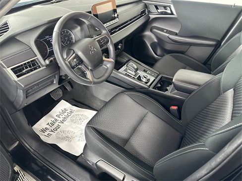 Used 2022 Mitsubishi Outlander ES image 22