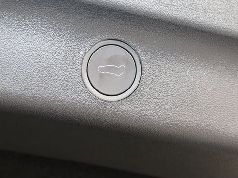 Used 2025 Tesla Model Y Long Range image 50