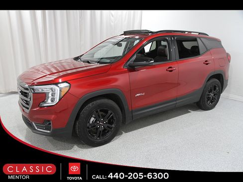 Used 2024 GMC Terrain AT4 AWD/4WD image 3