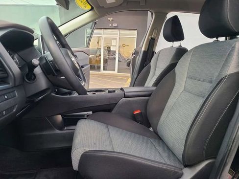 Used 2023 Nissan Rogue SV image 15