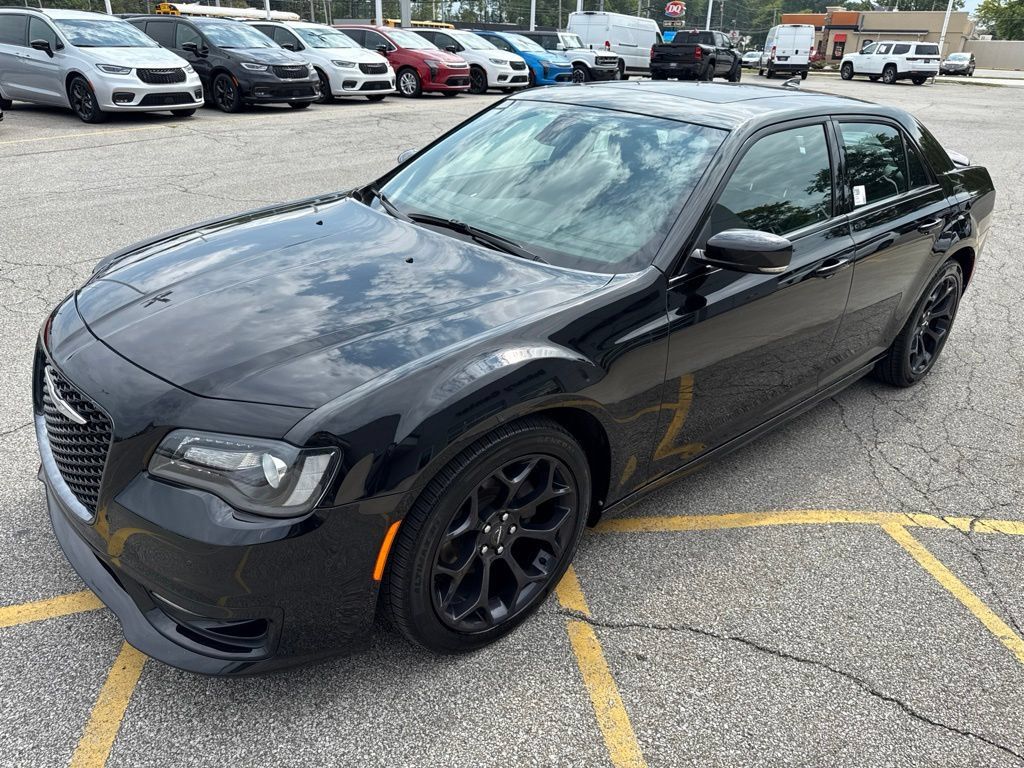 Used 2020 Chrysler 300 S w/ 300S Premium Group RWD image 10