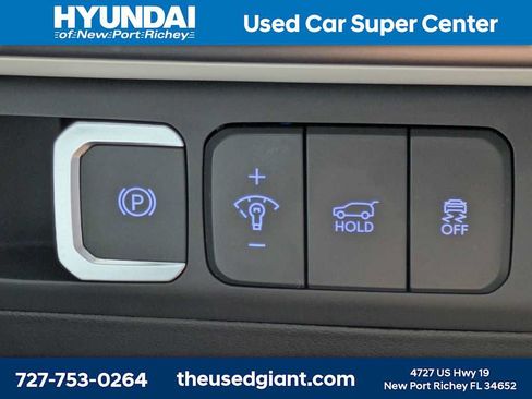 Used 2025 Hyundai Santa Fe SEL FWD image 32