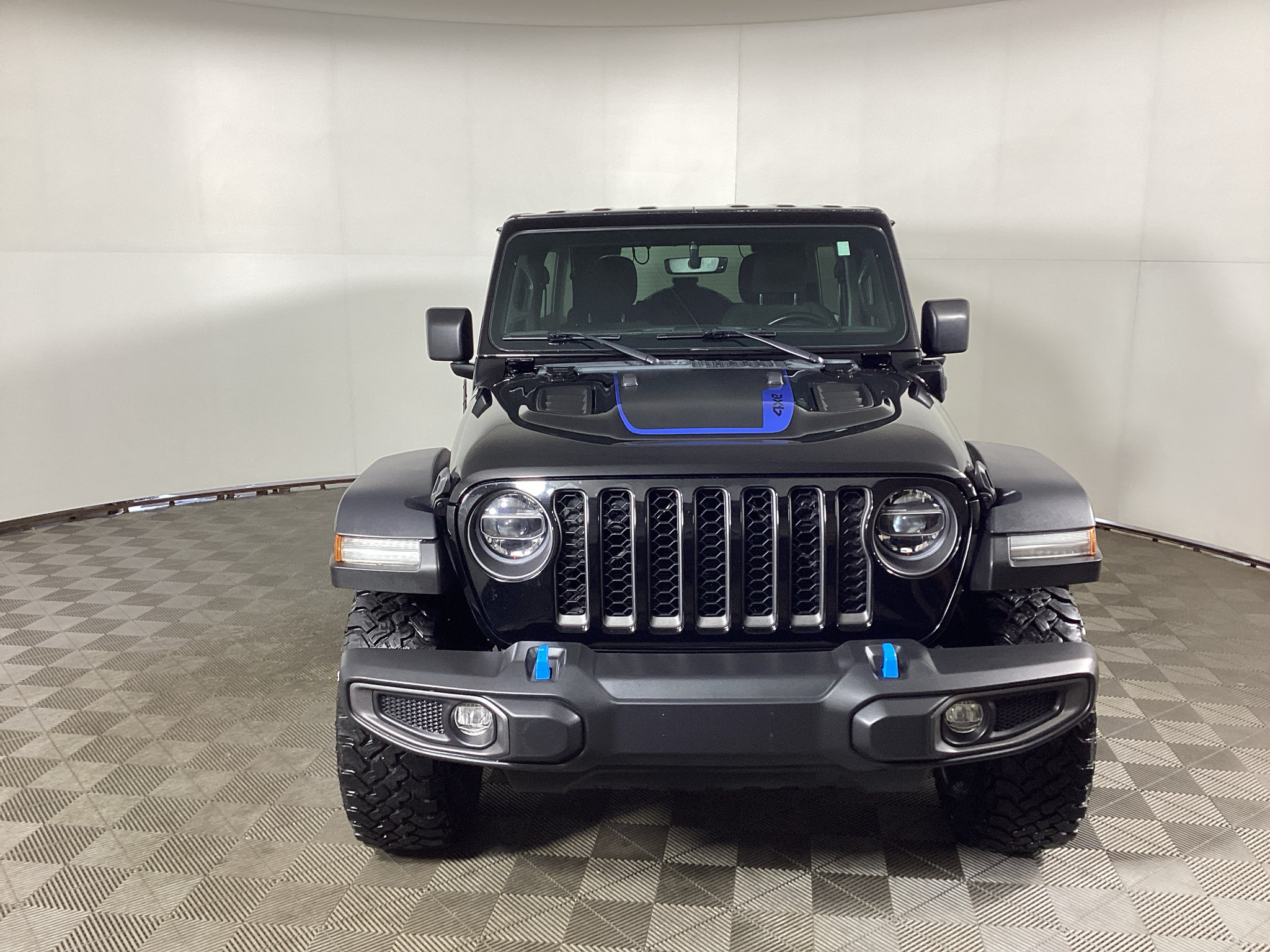 Used 2022 Jeep Wrangler Unlimited Rubicon 4xe w/ Cold Weather Group AWD/4WD image 6