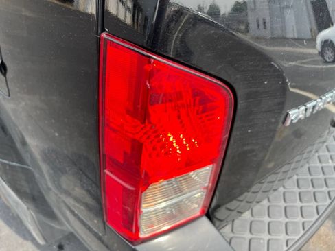 Used 2012 Nissan Pathfinder SV AWD/4WD image 20