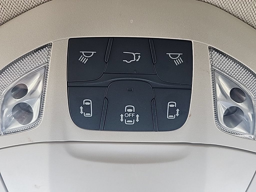 Used 2024 Chrysler Pacifica Limited FWD image 38