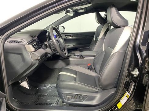 Used 2025 Toyota Camry SE FWD image 10