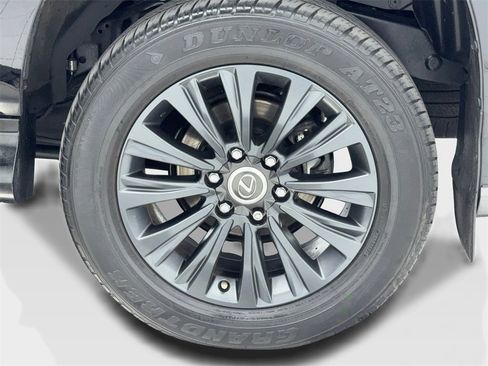 Used 2023 Lexus GX 460 Premium w/ Accessory Package image 54