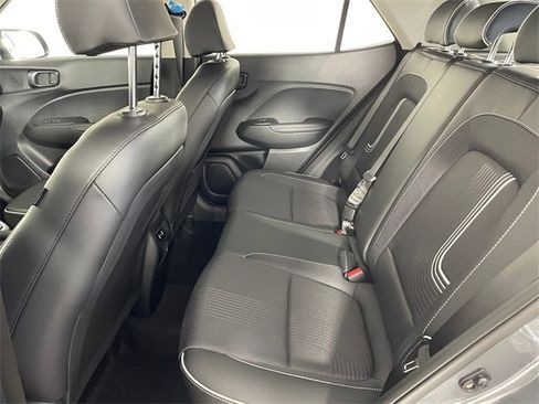 New 2025 Hyundai Venue Limited image 14