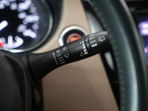 Used 2018 Nissan Rogue SV image 15