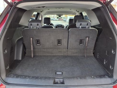 Used 2018 Chevrolet Traverse LT image 12