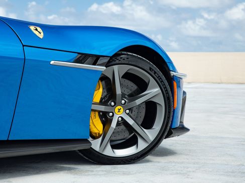 Certified 2025 Ferrari 12Cilindri RWD image 22