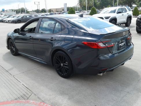 Used 2025 Toyota Camry SE w/ Convenience Package image 5