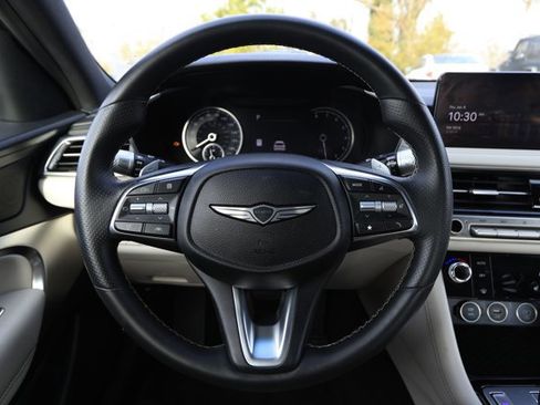 Used 2025 Genesis G70 2.5T image 10