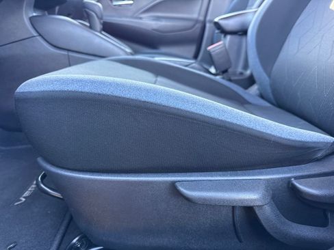 Used 2023 Nissan Versa SV image 14