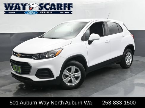 Used 2020 Chevrolet Trax LS w/ Tint and Cruise Package AWD/4WD image 1