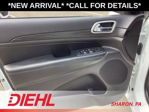 Used 2020 Jeep Grand Cherokee Altitude AWD/4WD image 22