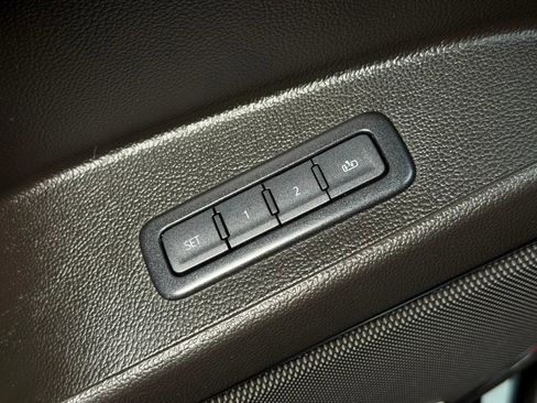 Used 2020 Chevrolet Suburban LT w/ Luxury Package AWD/4WD image 28