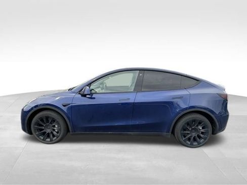 Used 2022 Tesla Model Y Long Range image 5