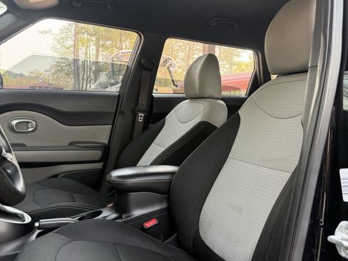 Used 2014 Kia Soul + image 2