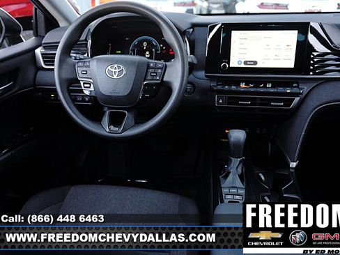 Used 2025 Toyota Camry LE image 13