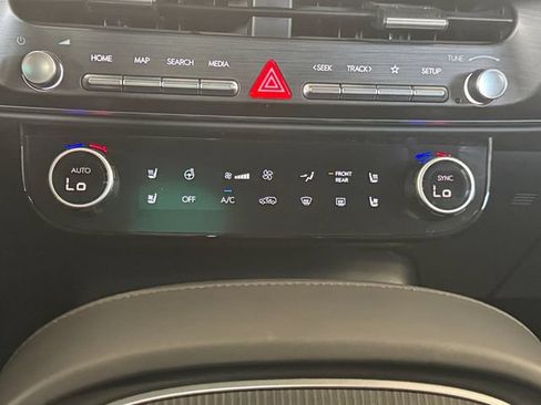 Used 2026 Hyundai Palisade Calligraphy FWD image 4