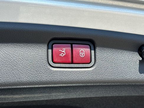 Used 2023 Mercedes-Benz C 300 C 300 image 17