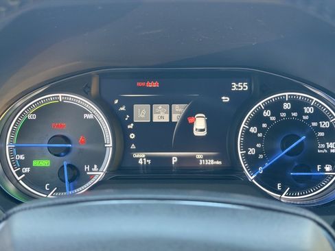 Used 2022 Toyota Venza XLE image 24