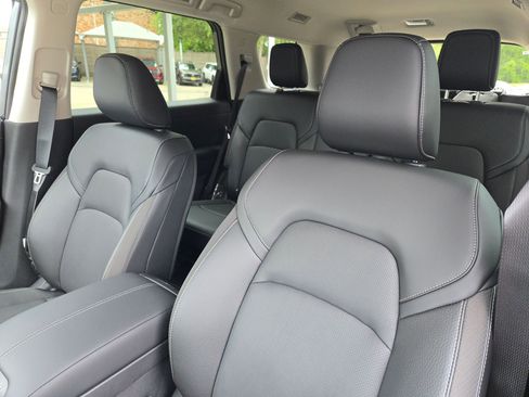 New 2026 Nissan Pathfinder SL FWD image 9