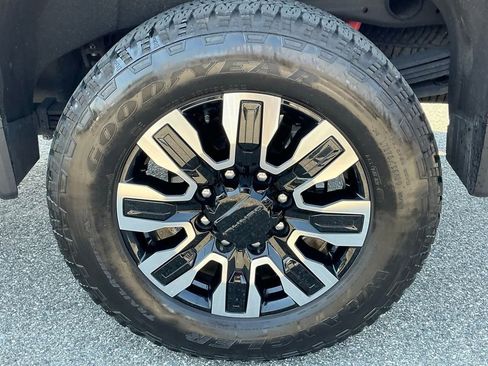 Certified 2024 GMC Sierra 2500 Denali Ultimate image 24