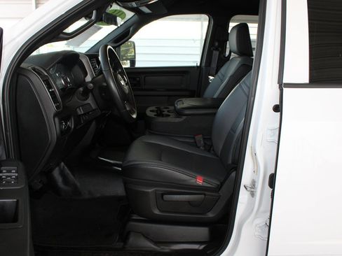 Used 2026 RAM 2500 Tradesman w/ Chrome Appearance Group AWD/4WD image 23