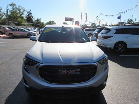 Used 2020 GMC Terrain SLE image 3