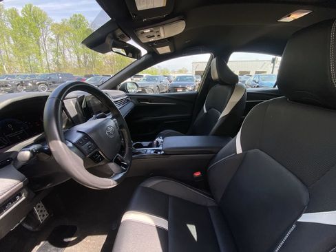 Used 2025 Toyota Camry SE FWD image 19