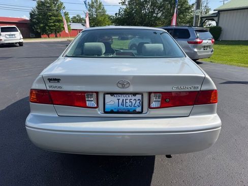 Used 2001 Toyota Camry FWD image 6