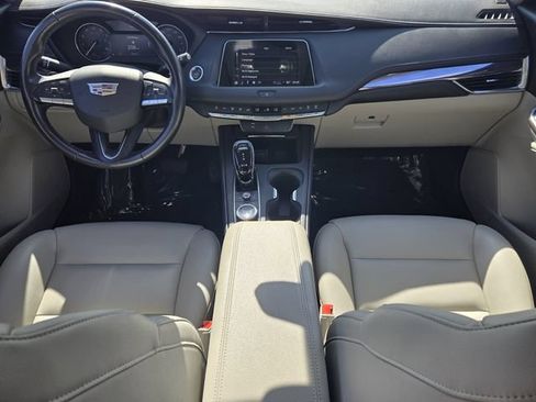 Used 2023 Cadillac XT4 Luxury FWD image 12