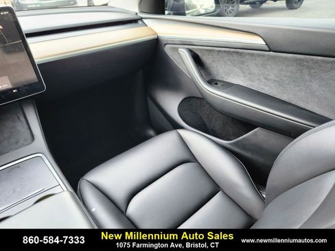 Used 2023 Tesla Model Y Long Range image 15