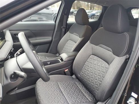 Certified 2025 Nissan Kicks SV image 5