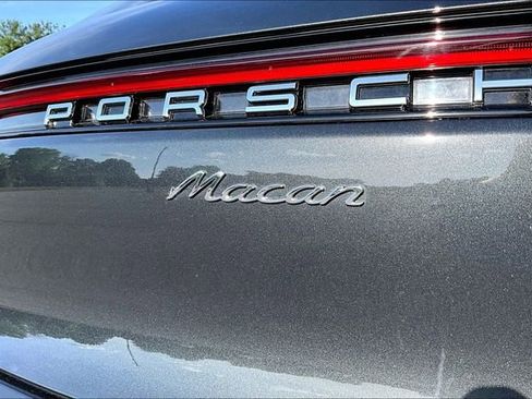 Used 2026 Porsche Macan AWD/4WD image 23