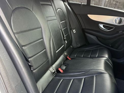 Used 2018 Mercedes-Benz C 300 Sedan image 34