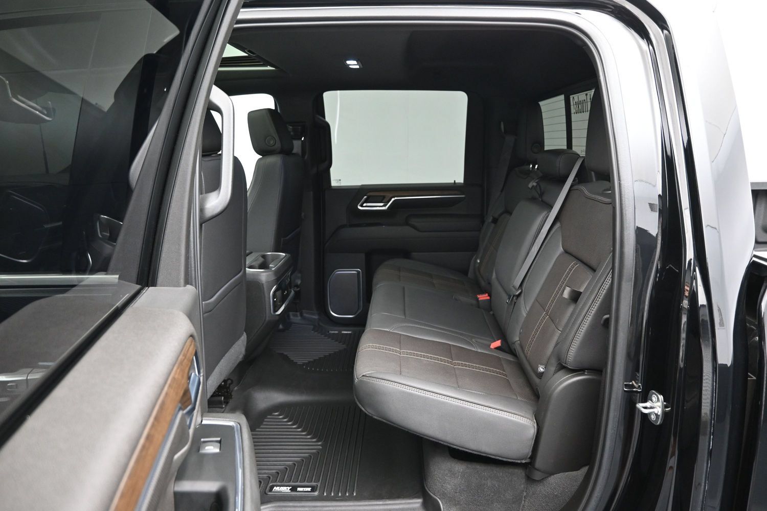 Used 2024 Chevrolet Silverado 3500 High Country w/ High Country Premium Package AWD/4WD image 11
