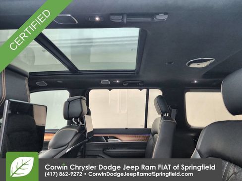 Used 2022 Jeep Grand Wagoneer Series III w/ Rear Seat Video Group 1 AWD/4WD image 29